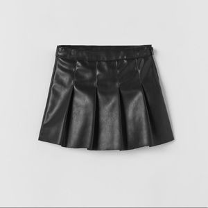 • Zara • Faux Leather Pleated Skirt
